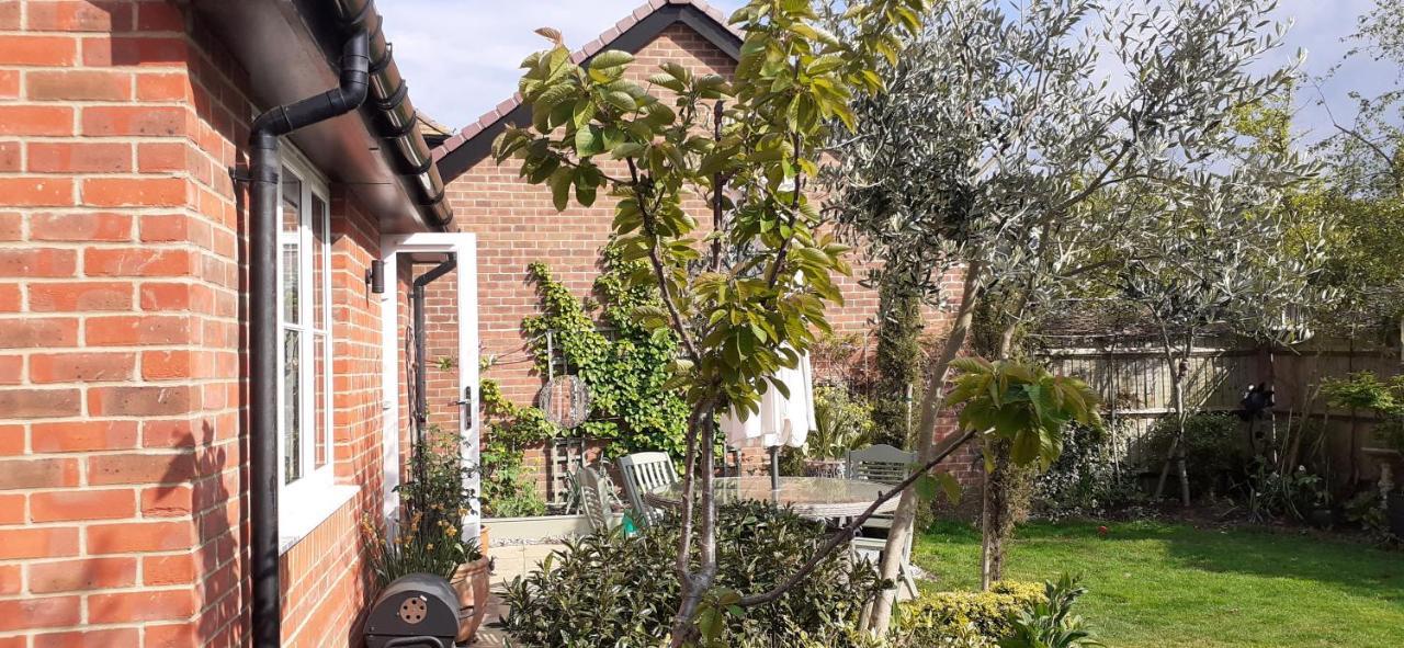 치체스터 Rookery View West Wittering 아파트 외부 사진